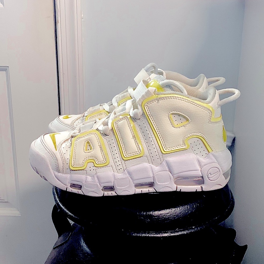 NIKE AIR UPTEMPO